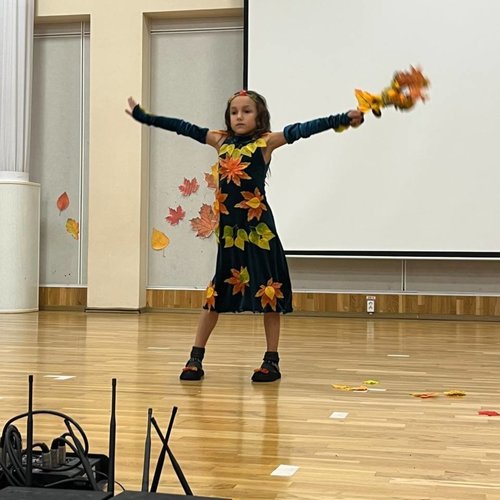 Дефиле-конкурс "Мисс и мистер Осень" Дефиле-конкурс "Мисс и мистер Осень"