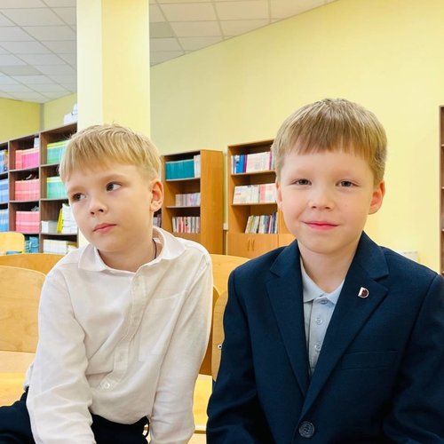 КОНКУРС ЧТЕЦОВ В 1Б КЛАССЕ КОНКУРС ЧТЕЦОВ В 1Б КЛАССЕ