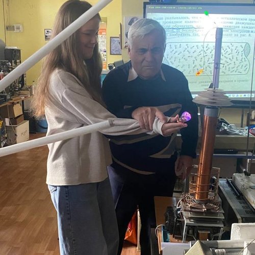  7Б класс в музее радиоэлектроники ЧЭМК.