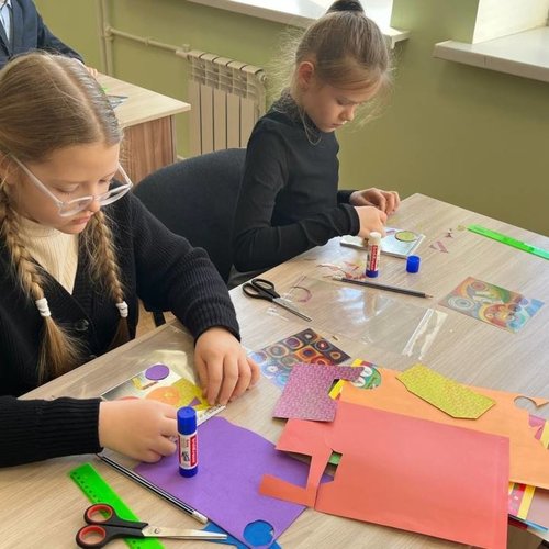 Интерактивная экскурсия "Геометрия цвета и звука" от КВЦ "Радуга"