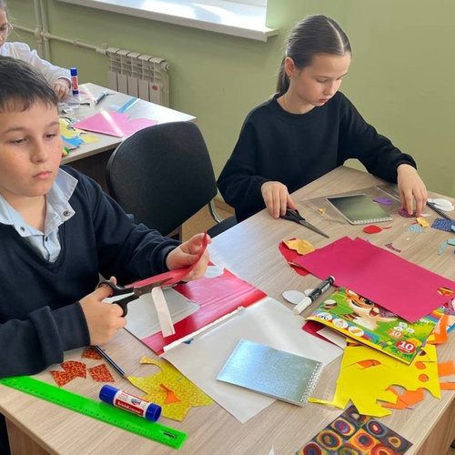 Интерактивная экскурсия "Геометрия цвета и звука" от КВЦ "Радуга"