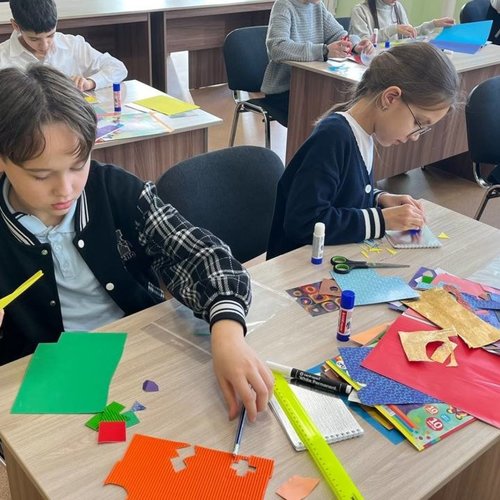 Интерактивная экскурсия "Геометрия цвета и звука" от КВЦ "Радуга"