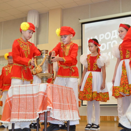 🌍 “Народов много - Родина одна!”: Конкурс-фестиваль национальных культур в нашей школе! 🌍