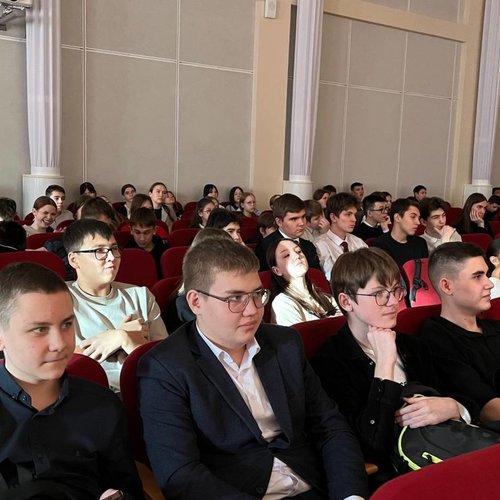 В школе №1 состоялся показ спектакля «Преступление и наказание»