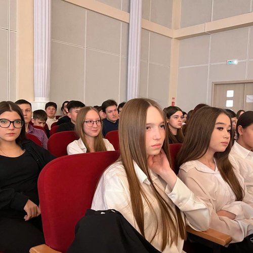 В школе №1 состоялся показ спектакля «Преступление и наказание»