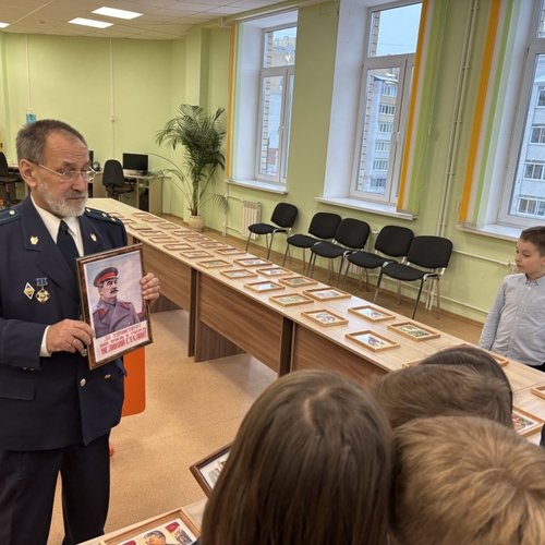 Выставка значков, посвященная Великой Отечественной войне