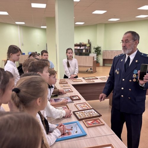 Выставка значков, посвященная Великой Отечественной войне