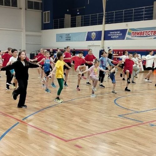 Новогодние старты на призы Деда Мороза и Снегурочки.