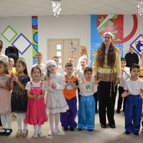 НОВЫЙ ГОД К НАМ МЧИТСЯ!