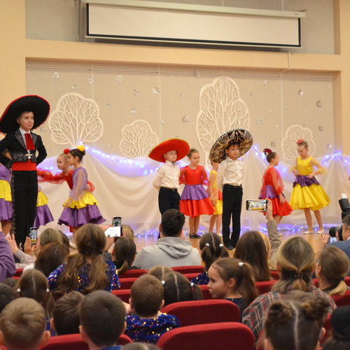 НОВЫЙ ГОД К НАМ МЧИТСЯ!