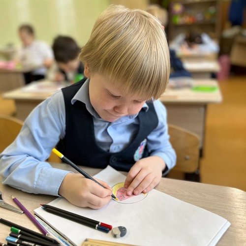 МОЗАИКА ЗИМНИХ ЧУДЕС: ПУТЕШЕСТВИЕ ПО НОВОГОДНИМ ТРАДИЦИЯМ НАРОДОВ РОССИИ