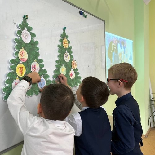 МОЗАИКА ЗИМНИХ ЧУДЕС: ПУТЕШЕСТВИЕ ПО НОВОГОДНИМ ТРАДИЦИЯМ НАРОДОВ РОССИИ