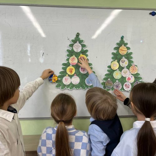 МОЗАИКА ЗИМНИХ ЧУДЕС: ПУТЕШЕСТВИЕ ПО НОВОГОДНИМ ТРАДИЦИЯМ НАРОДОВ РОССИИ