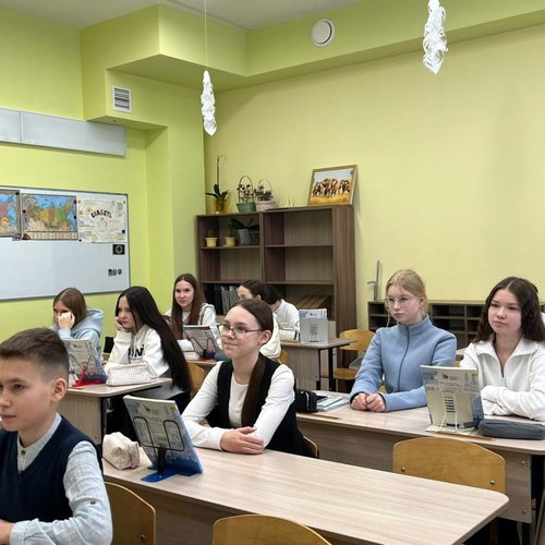 УРОК МУЖЕСТВА С РОССИЙСКИМ ОБЩЕСТВОМ "ЗНАНИЕ"