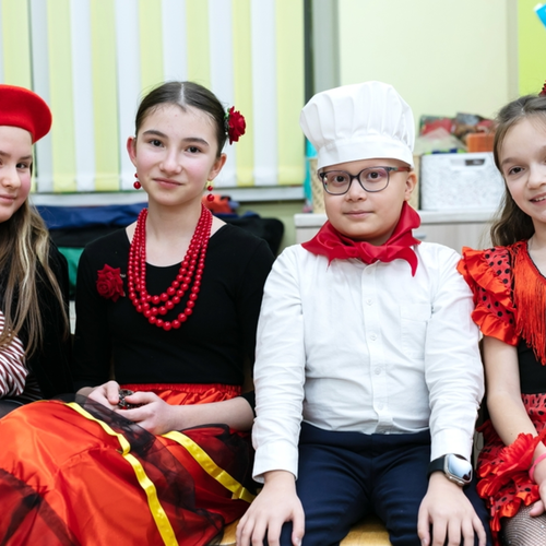 Путешествие по новогоднему миру: как наши дети открывали традиции разных стран