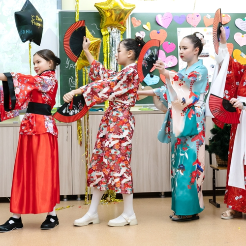 Путешествие по новогоднему миру: как наши дети открывали традиции разных стран