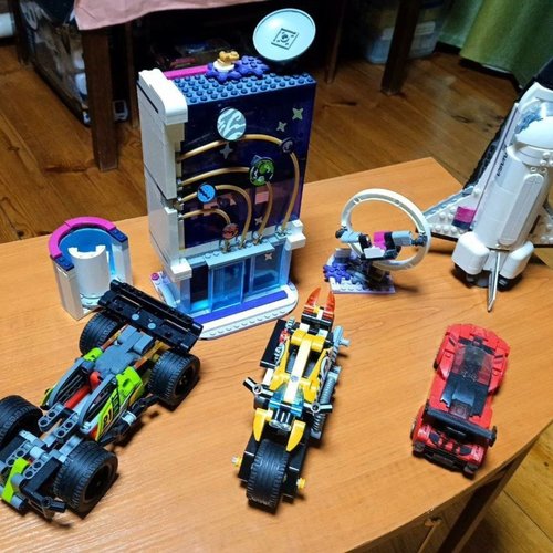 🎉 С Днем LEGO, друзья! 🎉