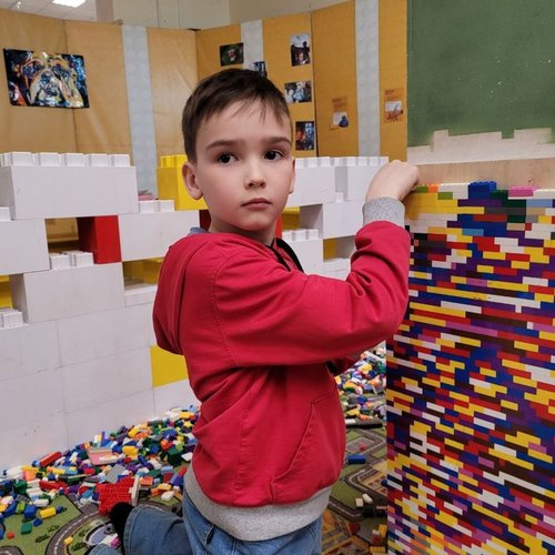 🎉 С Днем LEGO, друзья! 🎉