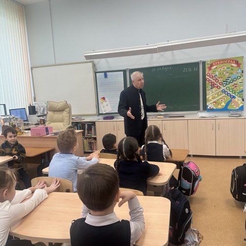 Встреча учеников 1Б класса с писателем