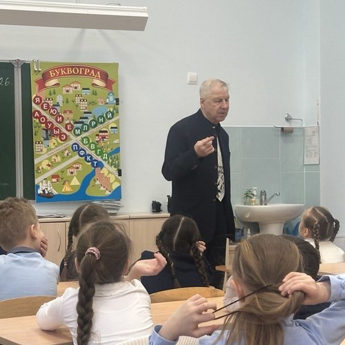 Встреча учеников 1Б класса с писателем