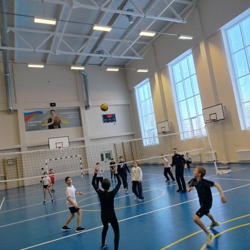 Школьный турнир по пионерболу среди 5-х классов