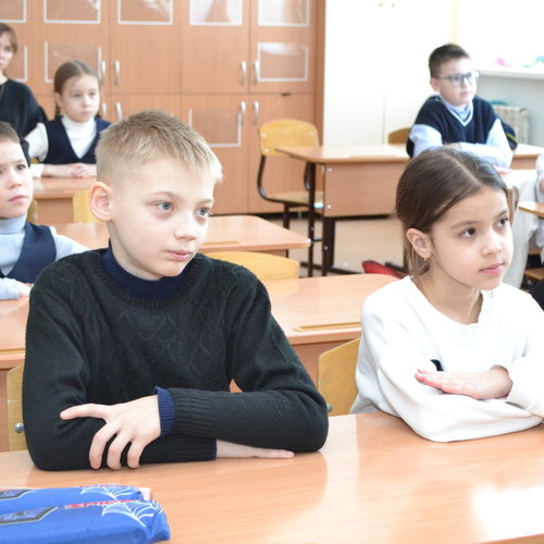 Урок "Жить экологично в мегаполисе" от волонтеров Лицея 2