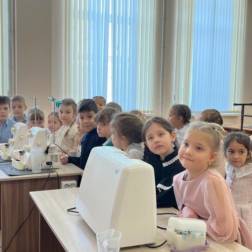 Будущие первоклассники из детского сада № 8 в гостях у СОШ 1.