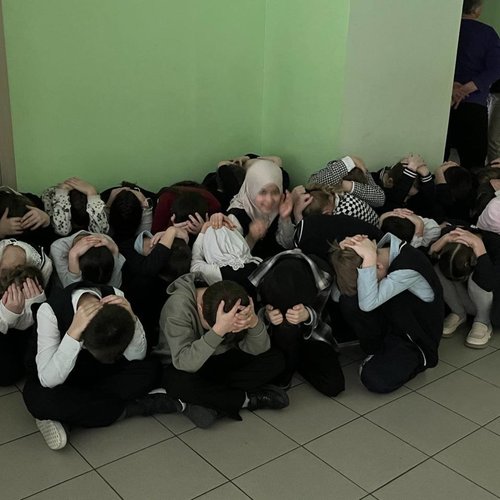 Учения по отработке сценария «Действия обучающихся, работников  образовательной организации и сотрудников охраны  при получении сигнала  гражданской обороны «Внимание всем!»  с информационным сообщением о воздушной тревоге