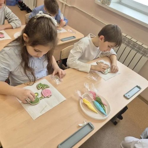 Сладкий подарок папе от 2И класса