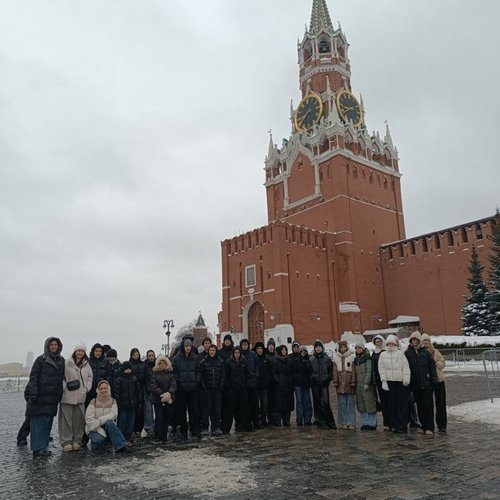 Обучающиеся 8 А и 8 Б классов совершили увлекательное путешествие в г. Москва.  