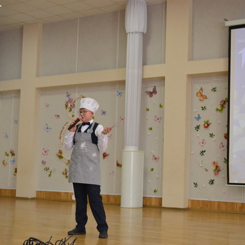 8 Марта в нашей школе: Весенний вихрь музыки, танца и искренних поздравлений!