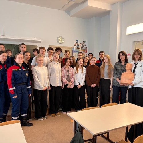 Герои нашего времени: Ученики СОШ №1 встретились с Всероссийским студенческим корпусом спасателей! 🚒🚑