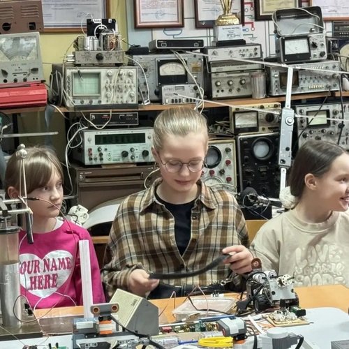 📻 5Г класс открыл для себя мир радиоэлектроники!