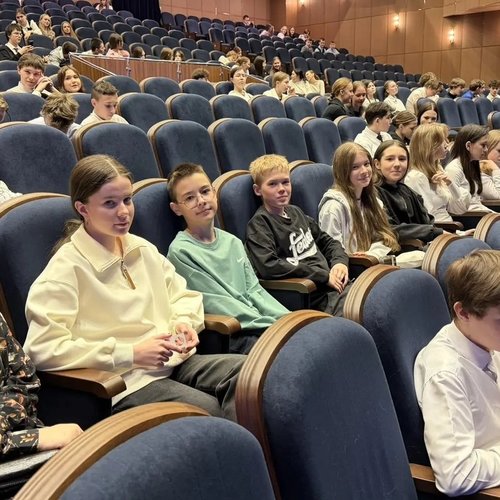  Весенние каникулы продолжаются!  5А и 7Г в Чувашской государственной филармонии.