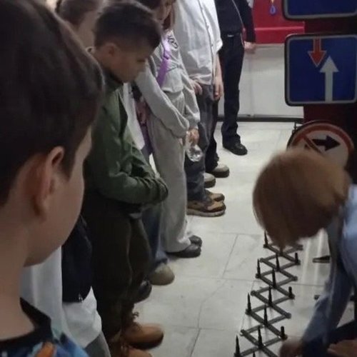 🚗💙 Экскурсия в мир дорожной безопасности: ученики 3А класса посетили музей ГИБДД!