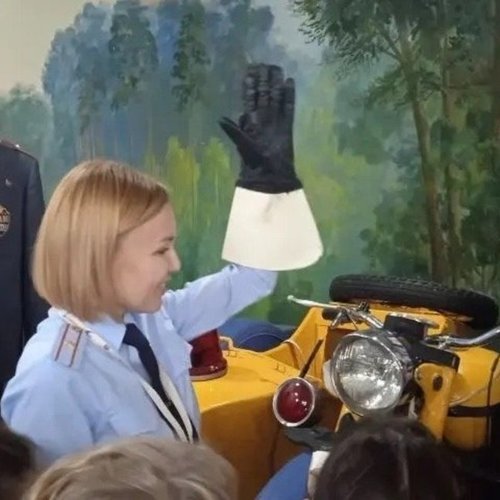 🚗💙 Экскурсия в мир дорожной безопасности: ученики 3А класса посетили музей ГИБДД!