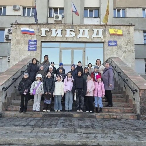 🚗💙 Экскурсия в мир дорожной безопасности: ученики 3А класса посетили музей ГИБДД!