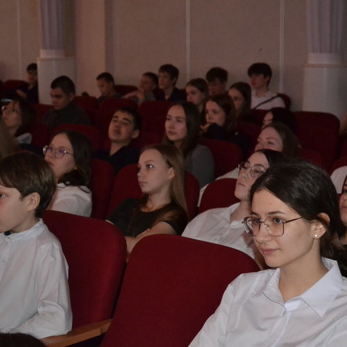 Театр юного зрителя им. Сеспеля в школе №1