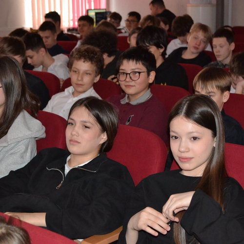 Театр юного зрителя им. Сеспеля в школе №1