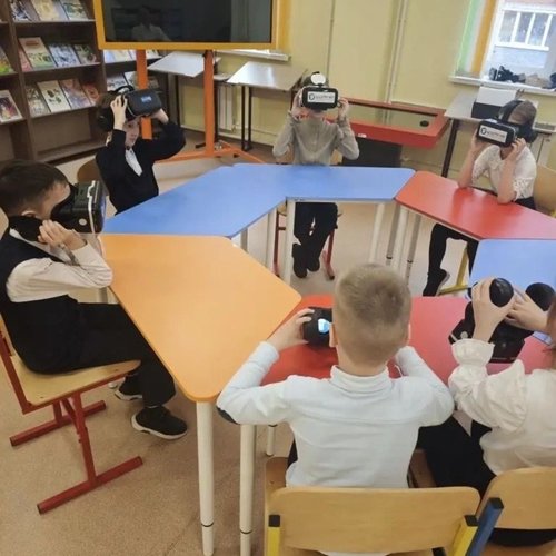 🚀 Вперёд по планетам: виртуальное космическое путешествие!