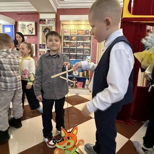 🎭 Путешествие в Страну чудес: 1Б класс в гостях у Казанского театра