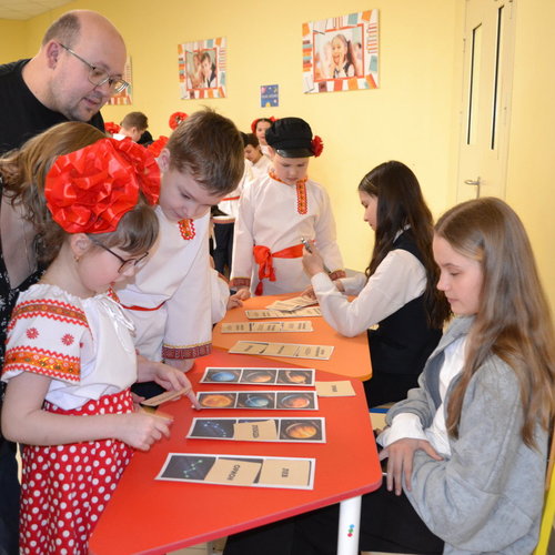 🚀 Космос объединяет: как в школе №1 Чебоксар отметили День космонавтики