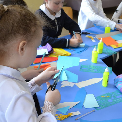 🚀 Космос объединяет: как в школе №1 Чебоксар отметили День космонавтики