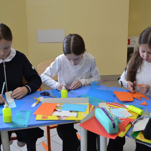 🚀 Космос объединяет: как в школе №1 Чебоксар отметили День космонавтики