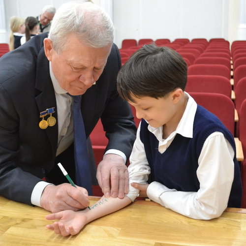 🚀 Космос объединяет: как в школе №1 Чебоксар отметили День космонавтики