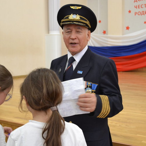 🚀 Космос объединяет: как в школе №1 Чебоксар отметили День космонавтики