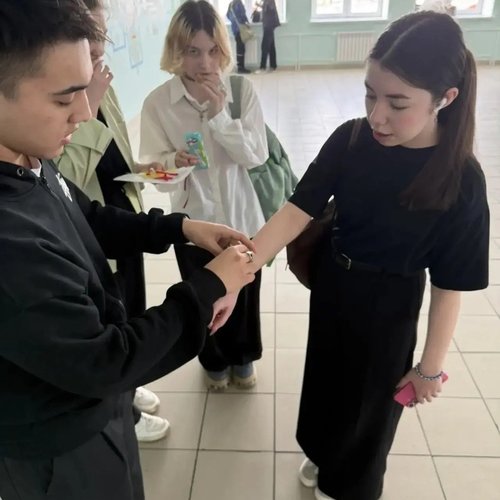 Неделя психологии. День 2: «Подари внимание» и тренинги для души