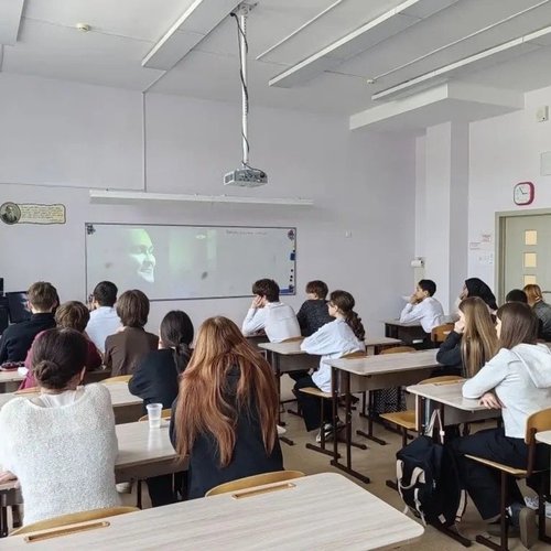 ⚡ Важный разговор о выборе и ответственности: ученики СОШ № 1 посмотрели фильм «Предательство»