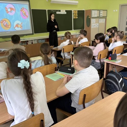 С заботой о будущем: студенты Чебоксарского кооперативного института провели экологическую игру для школьников! 