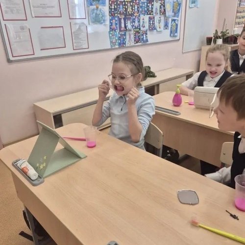 «Улыбка начинается с детства: встреча второклассников со стоматологом»